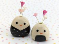 Cute handmade ceramic onigiri vase. Mini rice ball vase. Adorable musubi with paper flowers. Small-batch ceramics. Hand-painted pottery.