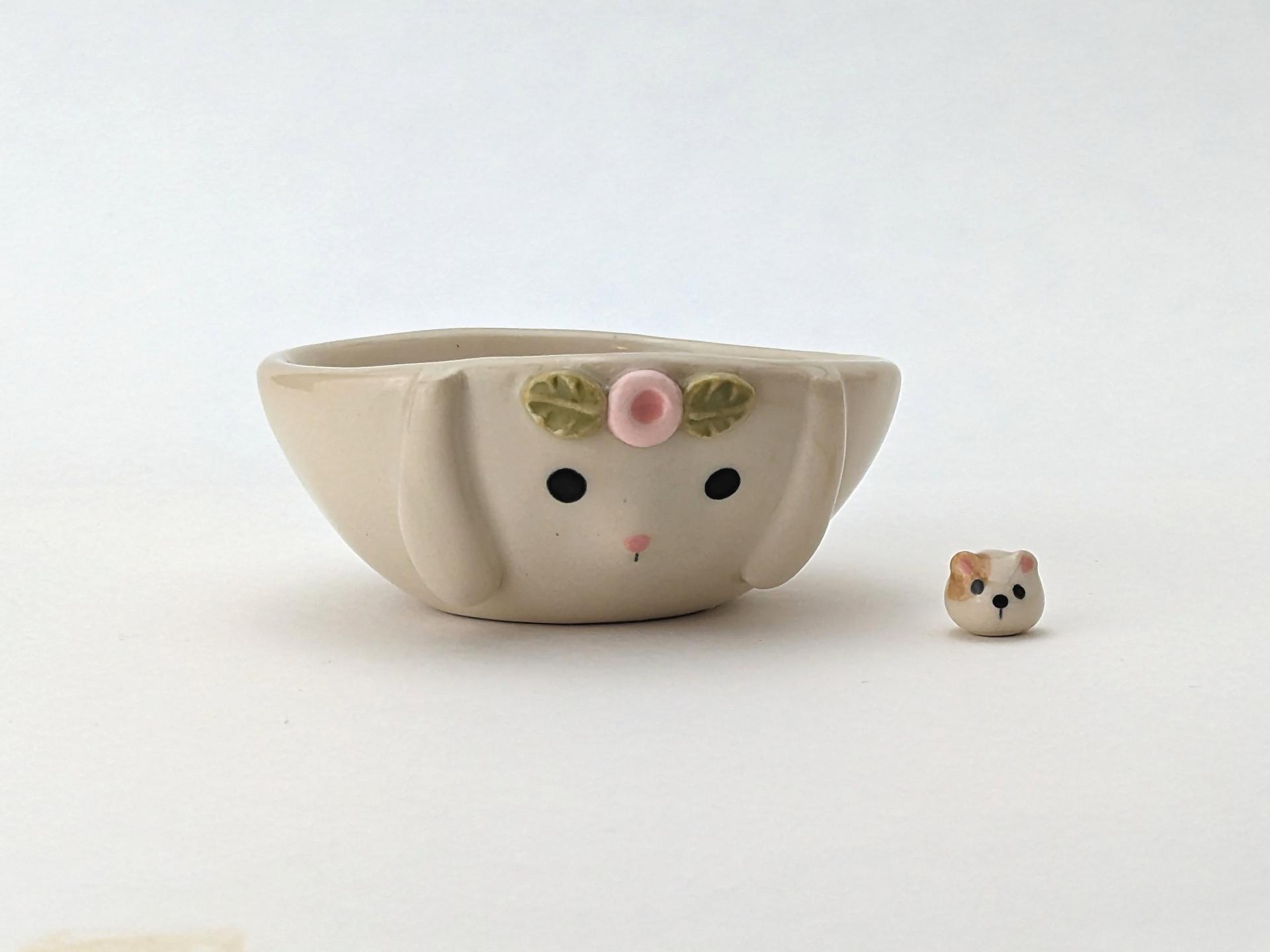 Ceramic hamster bowl store
